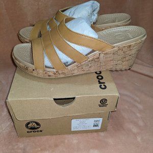 Crocs Aleigh leather wedge sandal tan size 11